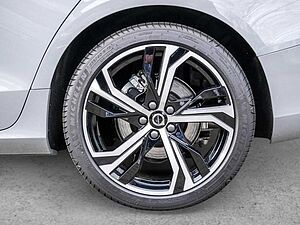 Volvo  B4 Plus Dark TH ACC BLIS Navi Kam SHZ LH