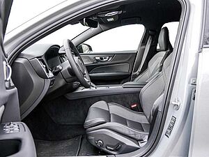 Volvo  B4 Plus Dark TH ACC BLIS Navi Kam SHZ LH