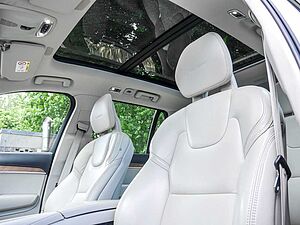 Volvo  B5 Inscription AWD Kam Pano Stdhzg DAB+