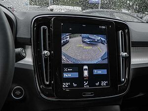 Volvo  B4 Momentum Pro AWD Kam Stdhzg SHZ