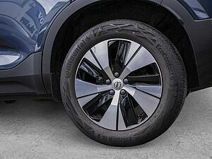 Volvo  B4 Momentum Pro AWD Kam Stdhzg SHZ
