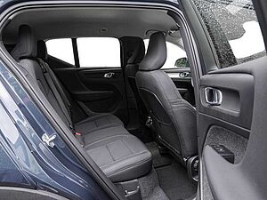 Volvo  B4 Momentum Pro AWD Kam Stdhzg SHZ