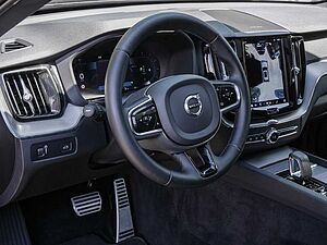 Volvo  B4 R-Design 21' ACC 360° Pano HK Navi