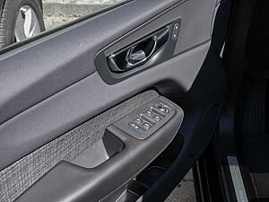 Volvo  T6 Recharge AWD Core Kam Stdhzg Pano
