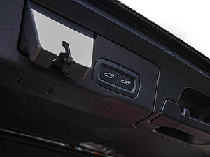 Volvo  T6 Recharge AWD Core Kam Stdhzg Pano