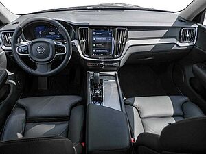 Volvo  B4 Plus Dark Navi Kam SHZ LH ACC BLIS