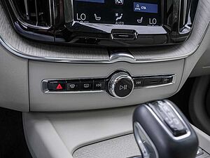 Volvo  D5 AWD Inscription Luft Kam Pano