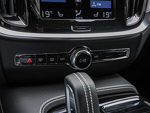 Volvo  T6 Recharge AWD R-Design Kam ACC SHZ