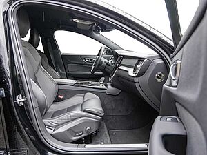 Volvo  T6 Recharge AWD R-Design Kam ACC SHZ