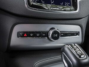 Volvo  D5 AWD Momentum Geartronic 7-Sitzer Navi AHK