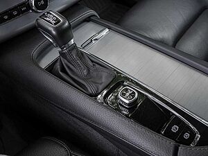 Volvo  D5 AWD Momentum Geartronic 7-Sitzer Navi AHK