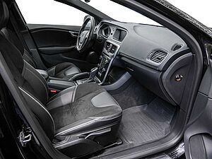 Volvo  D3 R-Design Geartronic Navi Pano SHZ