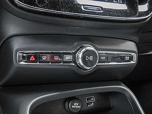 Volvo  T4 Core Recharge Plug-In Hybrid Navi AHK
