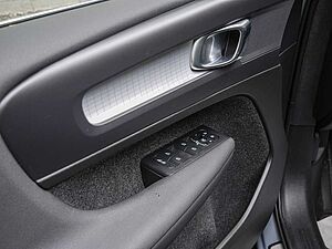 Volvo  T4 Core Recharge Plug-In Hybrid Navi AHK