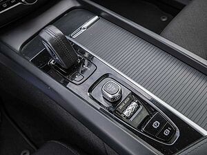 Volvo  B4 Diesel AWD Momentum Pro Navi Pano SHZ