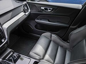 Volvo  T6 AWD R-Design Recharge Plug-In Hybrid