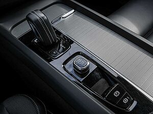 Volvo  T8 AWD R-Design Recharge AHK LUFT HUD