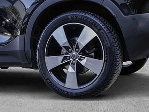Volvo  D4 Momentum AWD Kam Pano Navi