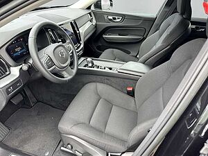 Volvo  Momentum Pro 2WD B4 Diesel AHK-klappbar Navi digitales Cockpit Soundsystem