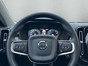 Volvo  Momentum 2WD T2 EU6d Navi digitales Cockpit Soundsystem LED Sperrdiff. Apple Car