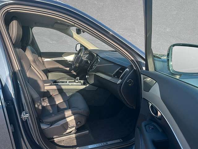 Volvo  T8 AWD Core Automatik 7-Sitzer  AHK ACC
