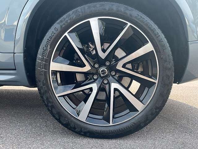 Volvo  B5 AWD Mild-Hybrid Plus Dark 7-Sitzer AHK
