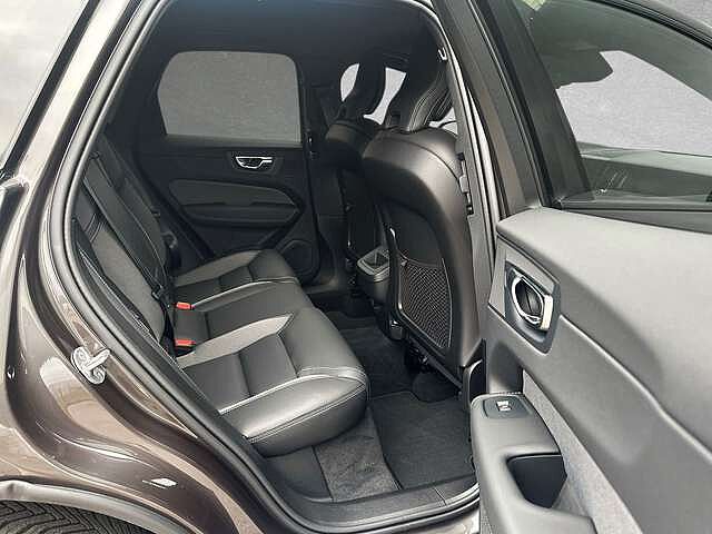 Volvo  B5 AWD Mild-Hybrid Plus Dark AHK ACC BLIS