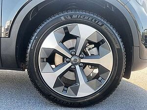 Volvo  B4 MILD Hybrid Automatik Plus Dark LED
