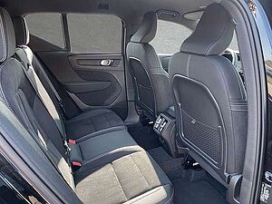 Volvo  B4 MILD Hybrid Automatik Plus Dark LED