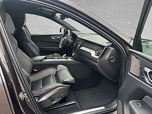 Volvo  B5 AWD Mild-Hybrid Plus Dark AHK ACC BLIS