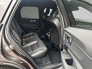 Volvo  B5 AWD Mild-Hybrid Plus Dark AHK ACC BLIS