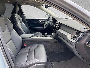 Volvo  T6 AWD Recharge Core ACC BLIS SD LED