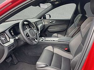 Volvo  B5 AWD Mild-Hybrid Plus Dark AHK ACC BLIS