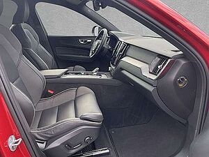 Volvo  B5 AWD Mild-Hybrid Plus Dark AHK ACC BLIS