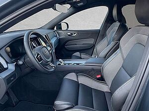 Volvo  B4 Mild-Hybrid Plus Dark AHK ACC BLIS