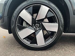 Volvo  T5 Recharge Ultimate Dark  ACC BLIS LED