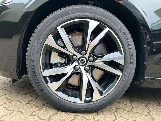 Volvo  B5 AWD Mild-Hybrid Ultimate Dark ACC BLIS SD