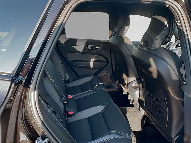Volvo  B5 AWD Mild-Hybrid Plus Dark AHK ACC BLIS