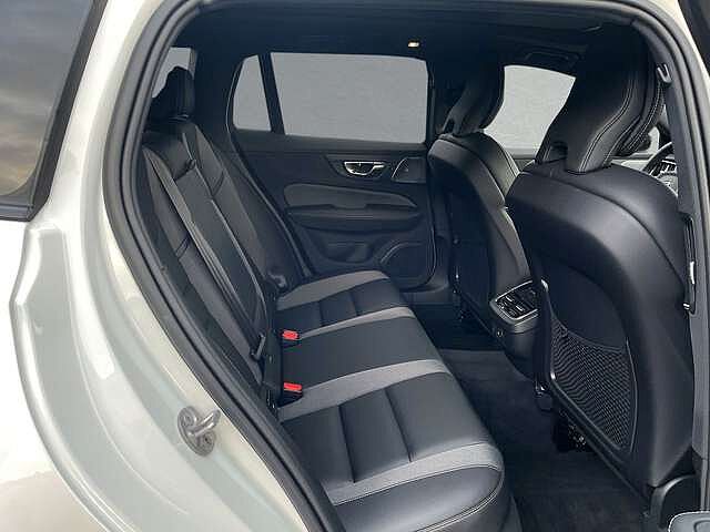Volvo  B4 Mild-Hybrid Ultra Dark  ACC BLIS SD