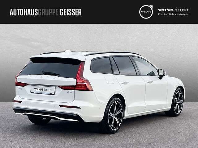 Volvo  B4 Mild-Hybrid Ultra Dark  ACC BLIS SD
