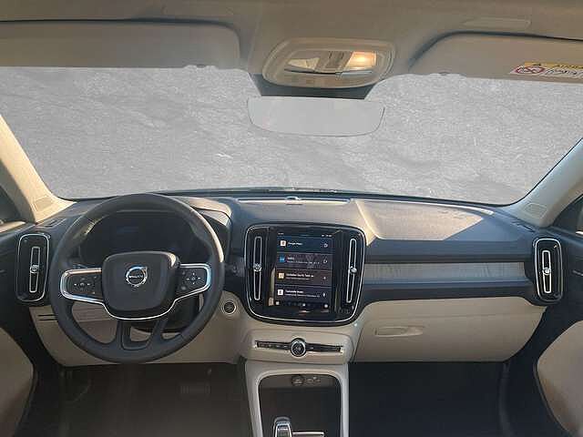 Volvo  B4 MILD Hybrid Ultimate Dark AHK ACC BLIS