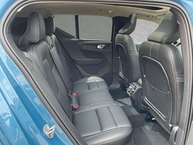 Volvo  B3 Mild-Hybrid Plus Dark  ACC BLIS SD LED