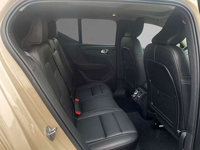 Volvo  B4 Mild-Hybrid Plus Dark ACC BLIS SD LED