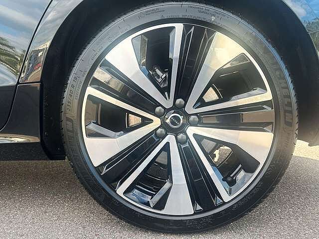 Volvo  B4 Mild-Hybrid Core ACC BLIS LED