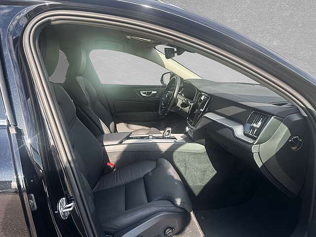 Volvo  B4 Mild-Hybrid Core ACC BLIS LED