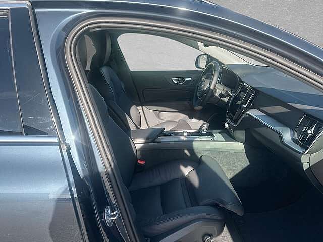 Volvo  B4 Mild-Hybrid Core ACC BLIS LED