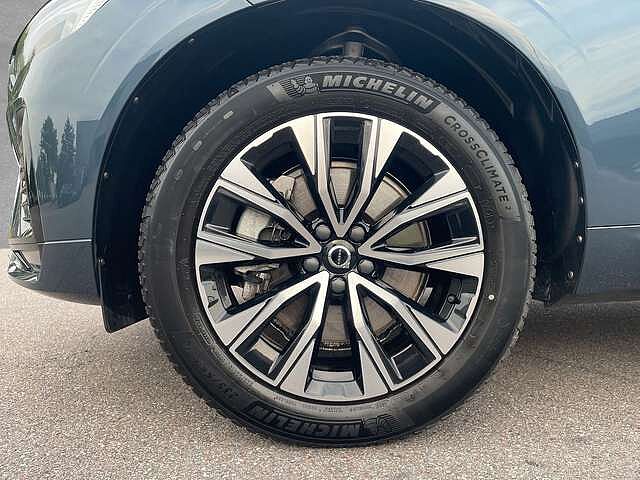 Volvo  B4 Mild-Hybrid Plus Dark AHK ACC BLIS