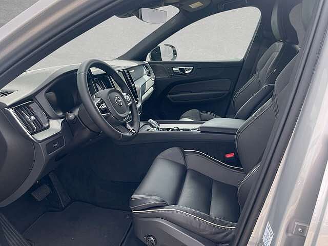 Volvo  B5 AWD Mild-Hybrid Plus Dark AHK ACC BLIS
