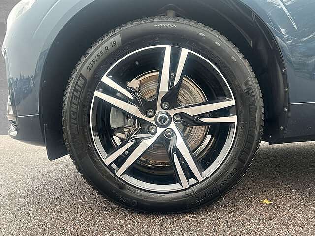 Volvo  B4 Mild-Hybrid R-Design Automatik LED SD