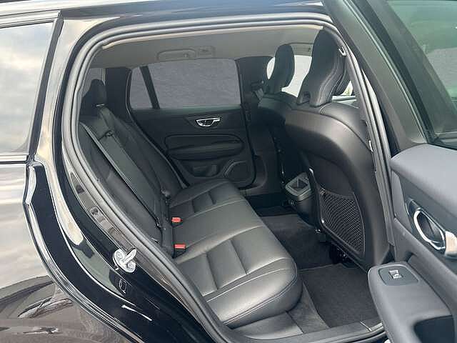 Volvo  B4 Mild-Hybrid Plus Dark ACC BLIS LED